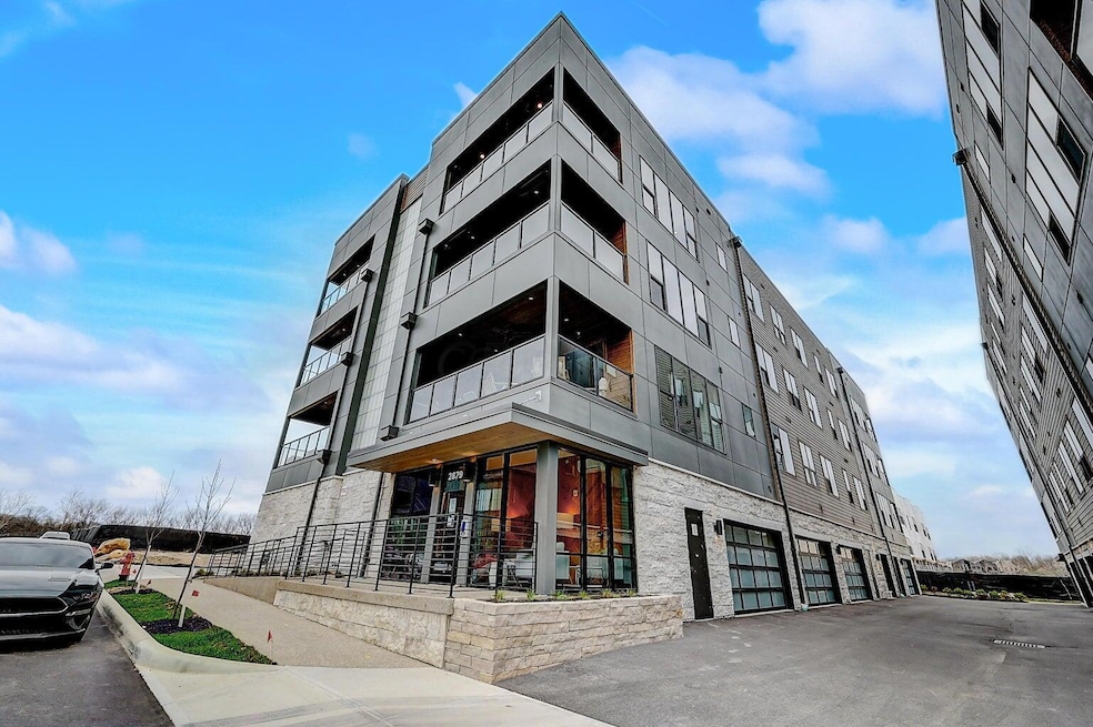 2879 Kobuk Dr unit 202, Columbus, OH 43228 - photo 1