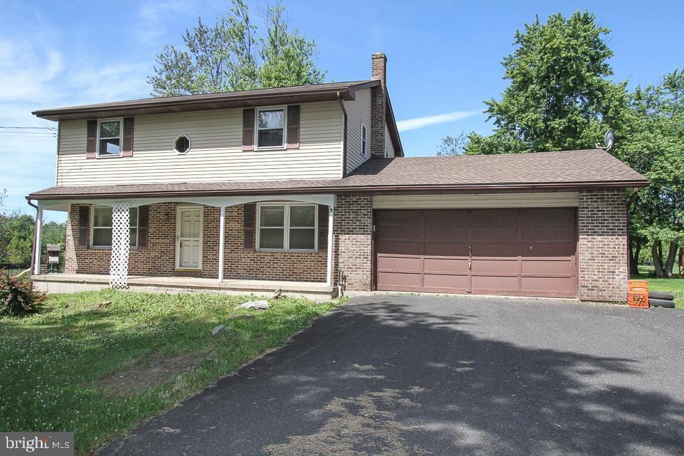 2882 Upper Ridge Rd, Pennsburg, PA 18073 - photo 1