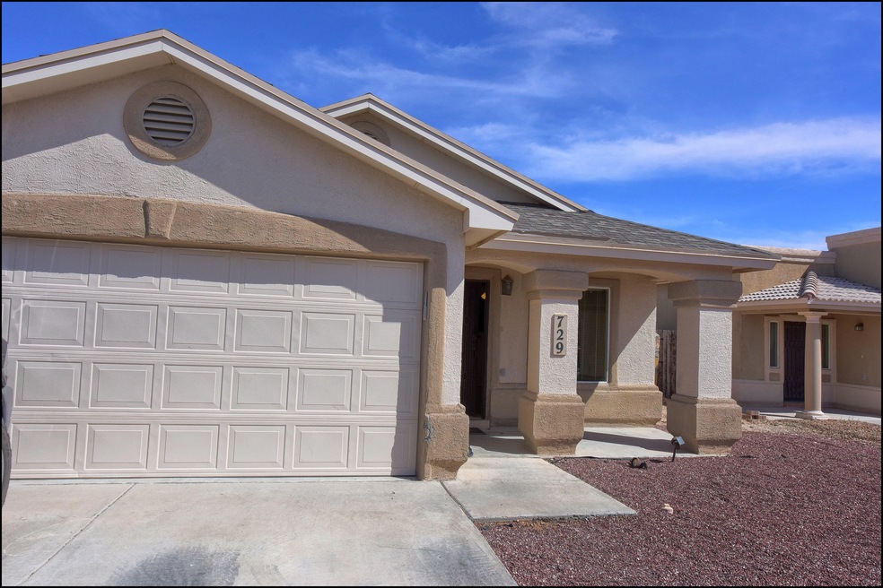 729 Desert Sage Dr, Horizon City, TX 79928 - photo 1