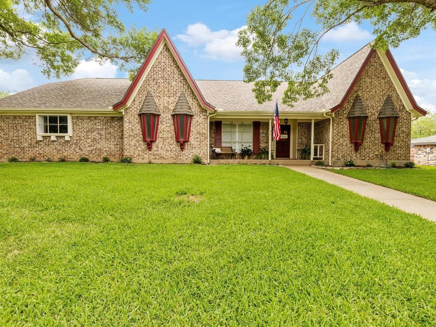 1008 Willowcreek Rd, Cleburne, TX 76033 - photo 1