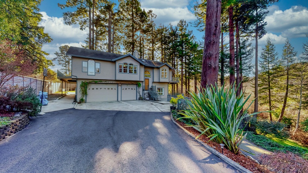 Sold $899,500 • Co-Listing Agent