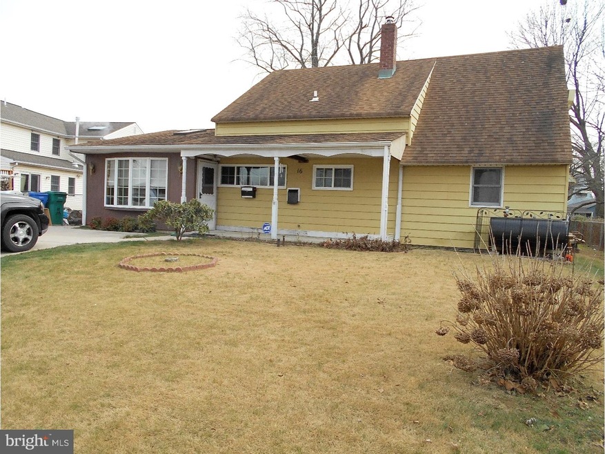 16 Honeysuckle Ln, Levittown, PA 19055 - photo 1