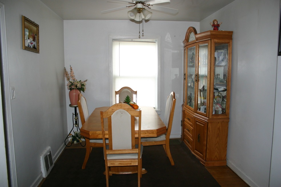 1774 Stockton Ave, Des Plaines, IL 60018 - photo 1