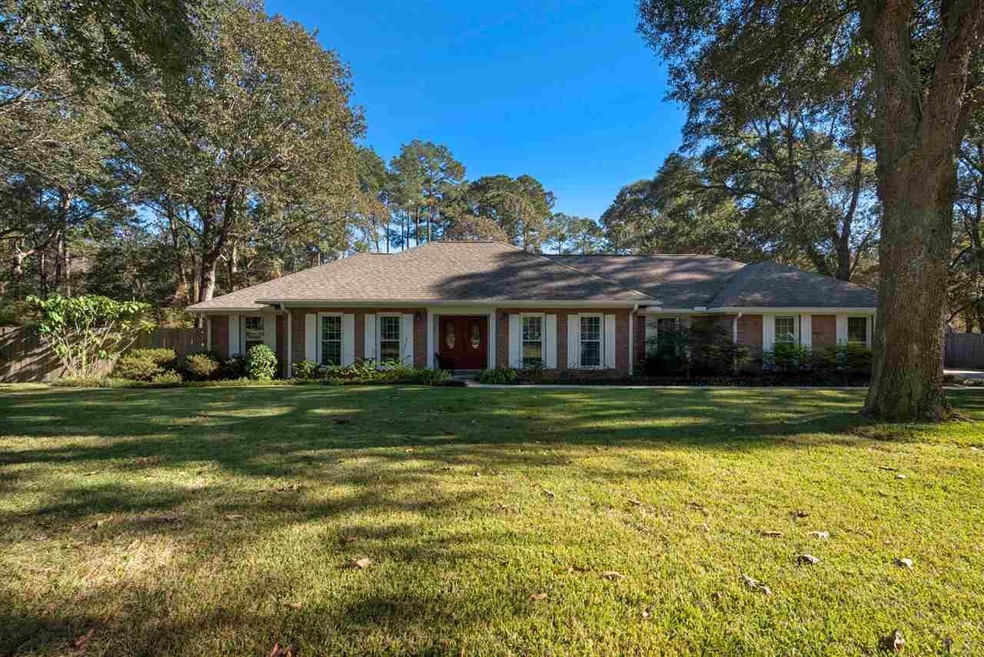 8318 Wilde Lake Rd, Pensacola, FL 32526 - photo 1