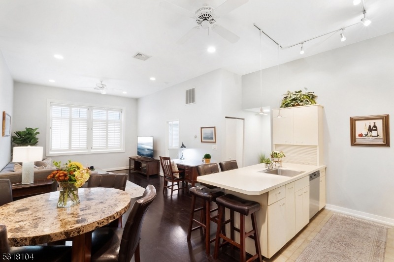 211 Main St unit 2, Gladstone, NJ 07934 - photo 1