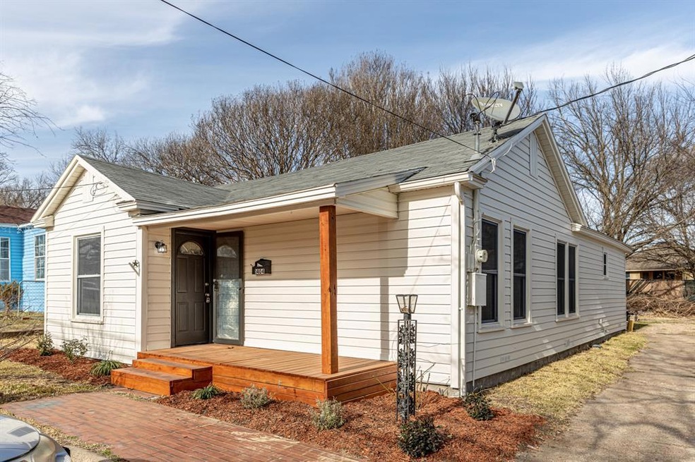 1404 N Preston St, Ennis, TX 75119 - photo 1