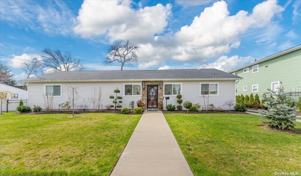 168 Charing Cross, Lynbrook, NY 11563 - photo 1