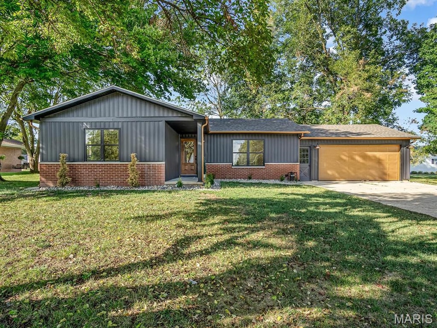 1105 W Shawneetown Trail, Steeleville, IL 62288 - photo 1