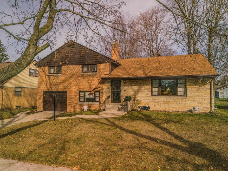 2022 Granger Rd, Manitowoc, WI 54220 - photo 1