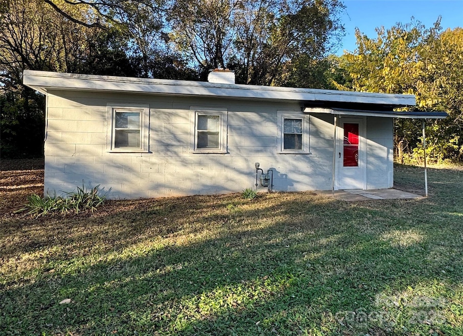 518 Costner St, Mount Holly, NC 28120 - photo 1