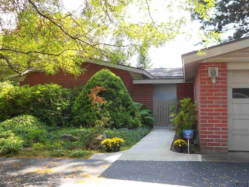 11 Daphne Dr, Schenectady, NY 12302 - photo 1