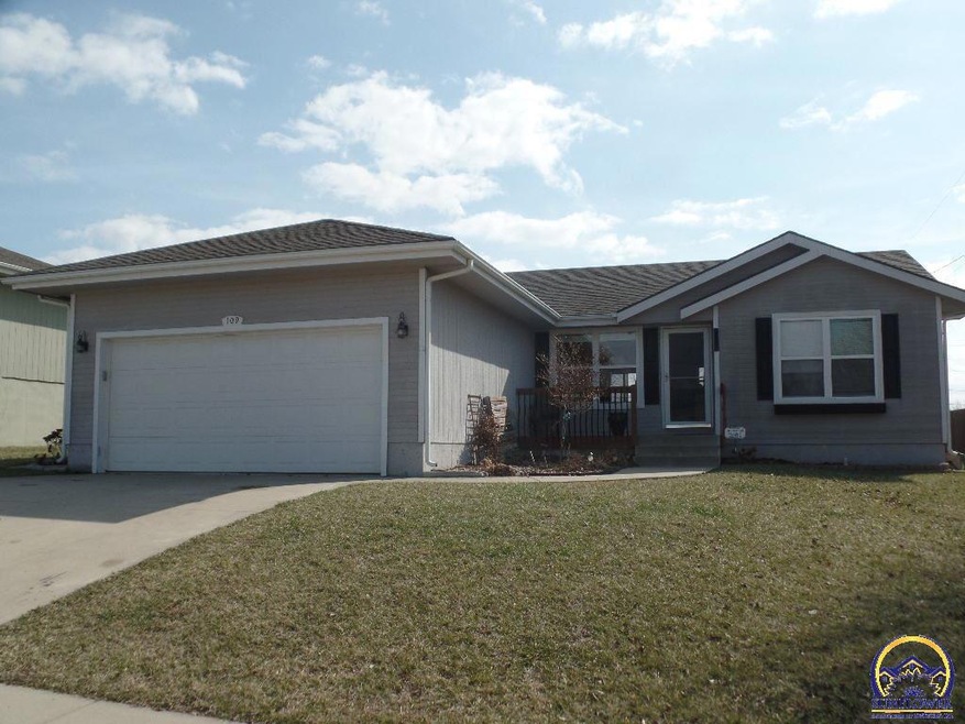 109 SE 44th Pkwy, Topeka, KS 66609 - photo 1