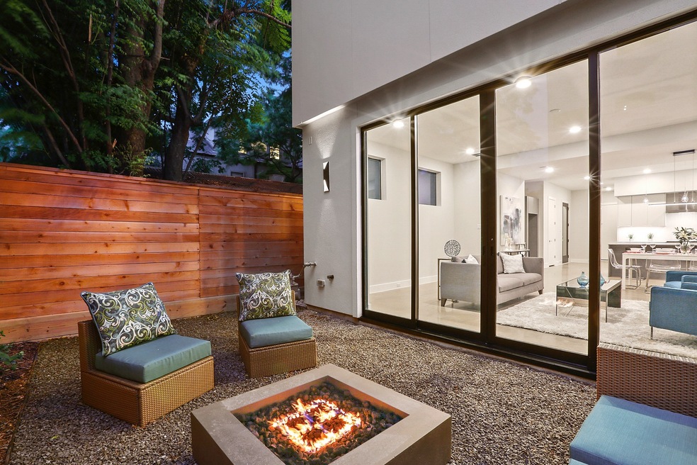 2105 Park St, Houston, TX 77019 - photo 1