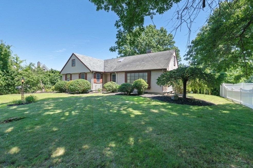 Sold $1,075,000 • Co-Listing Agent