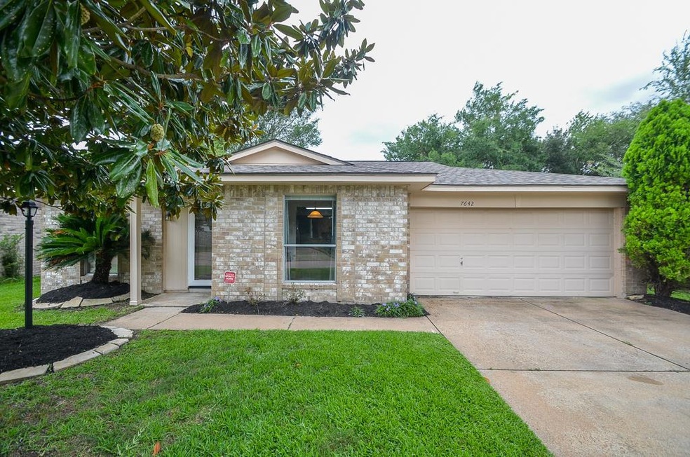 7642 Western Oak Ln, Houston, TX 77040 - photo 1