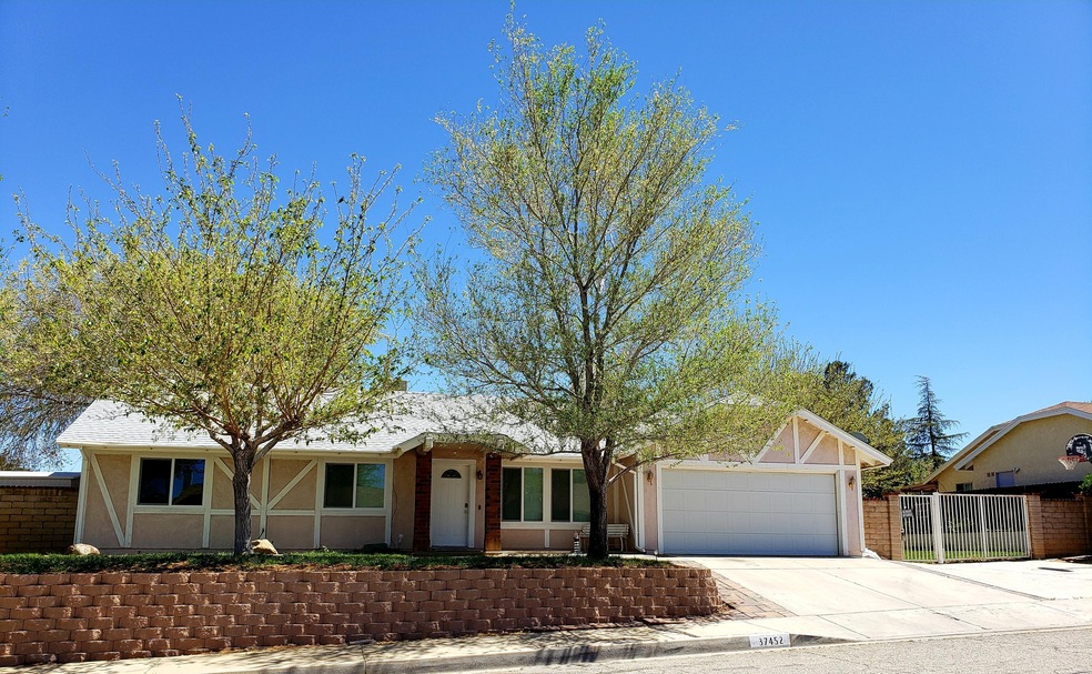 37452 17th St E, Palmdale, CA 93550 - photo 1