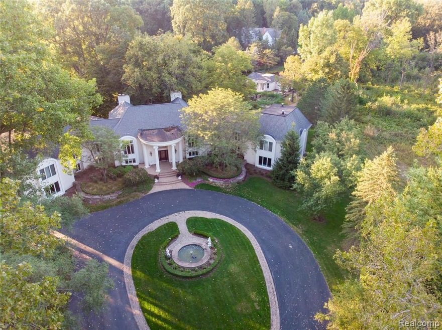 Welcome to 49 Orchard Lane, Bloomfield Hills MI!