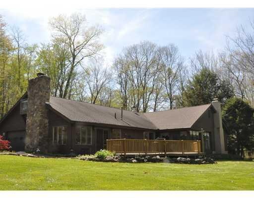 Exterior Front. There s a deer in your yard! Enjoy