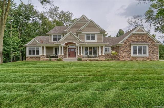 Welcome Home to this Beautiful Contemporary Proper