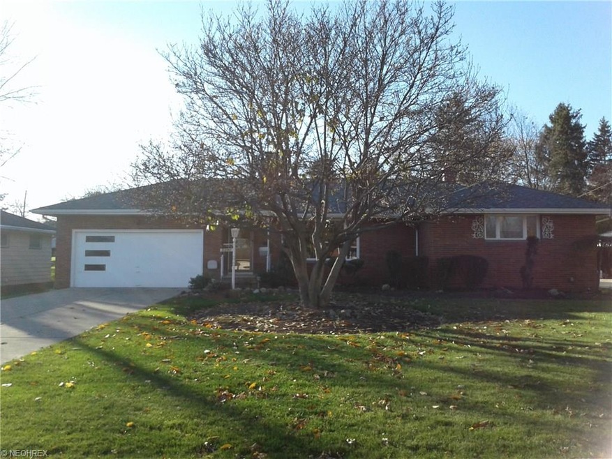 5390 Fairtree Rd, Bedford, OH 44146 - photo 1