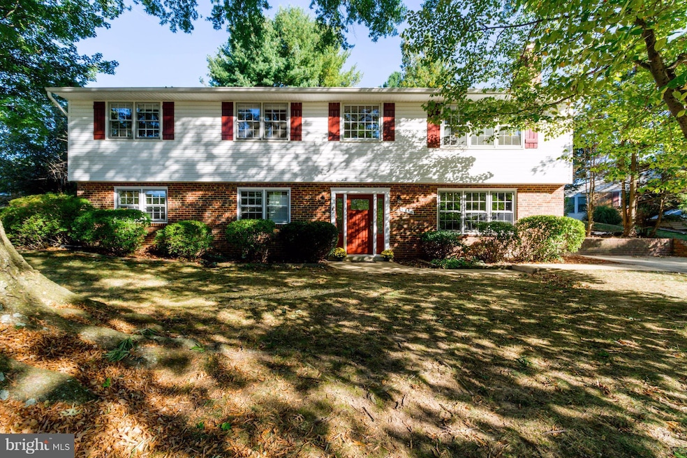 5216 Portsmouth Rd, Fairfax, VA 22032 - photo 1