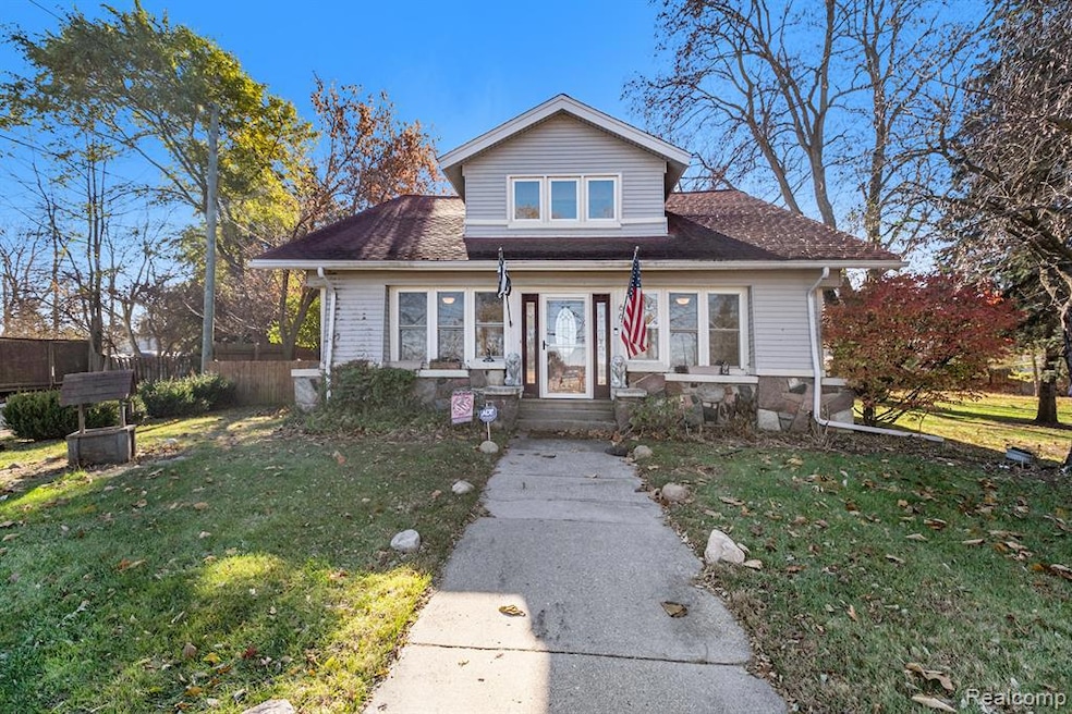 66 E Shore Dr, Whitmore Lake, MI 48189 - photo 1