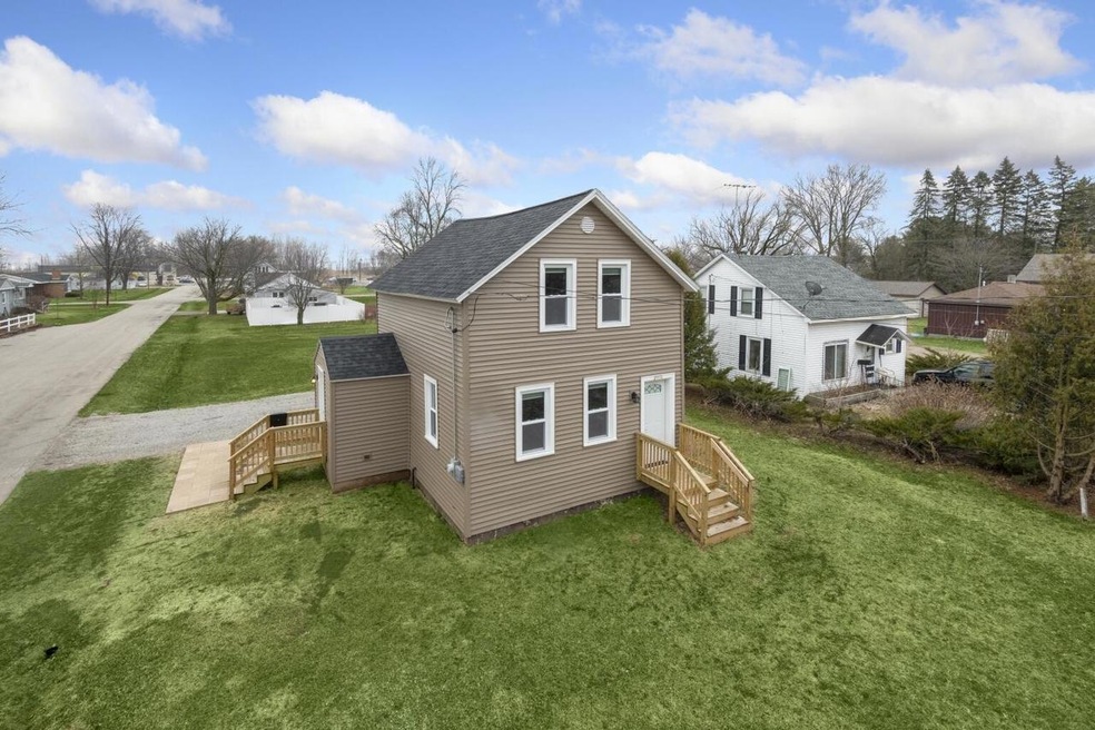 3516-12th-street-menominee-mi-usa-012