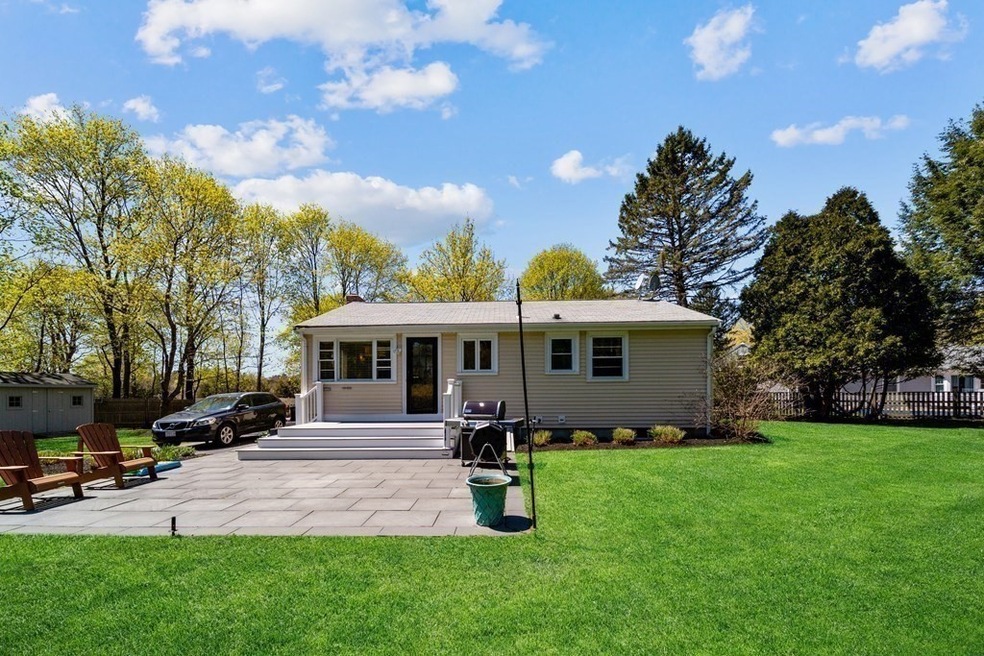 16 Pound St, Medfield, MA 02052 - photo 1