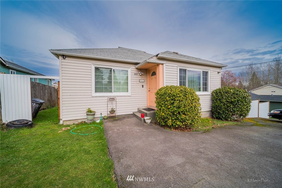 213 105th St SW, Everett, WA 98204 - photo 1