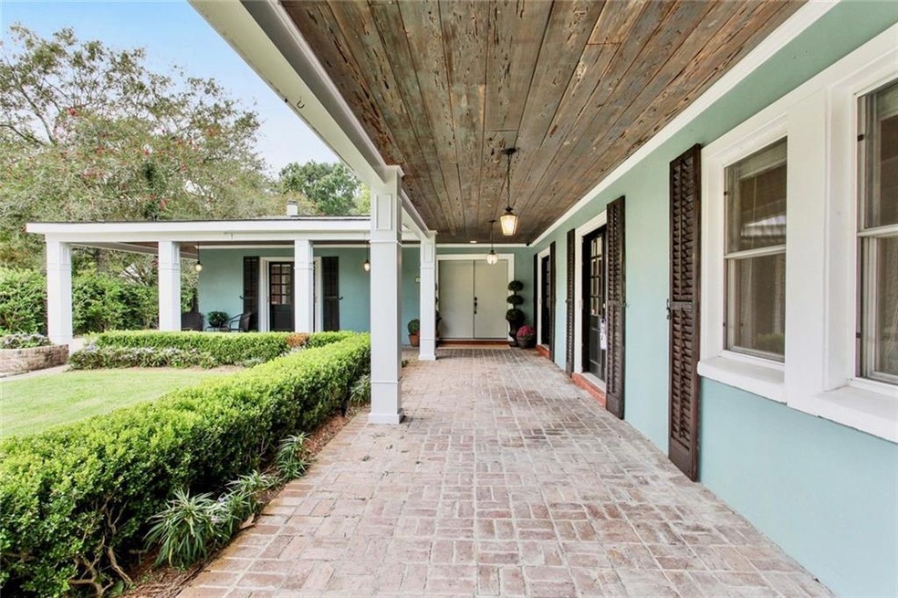 Warm and inviting front entryway