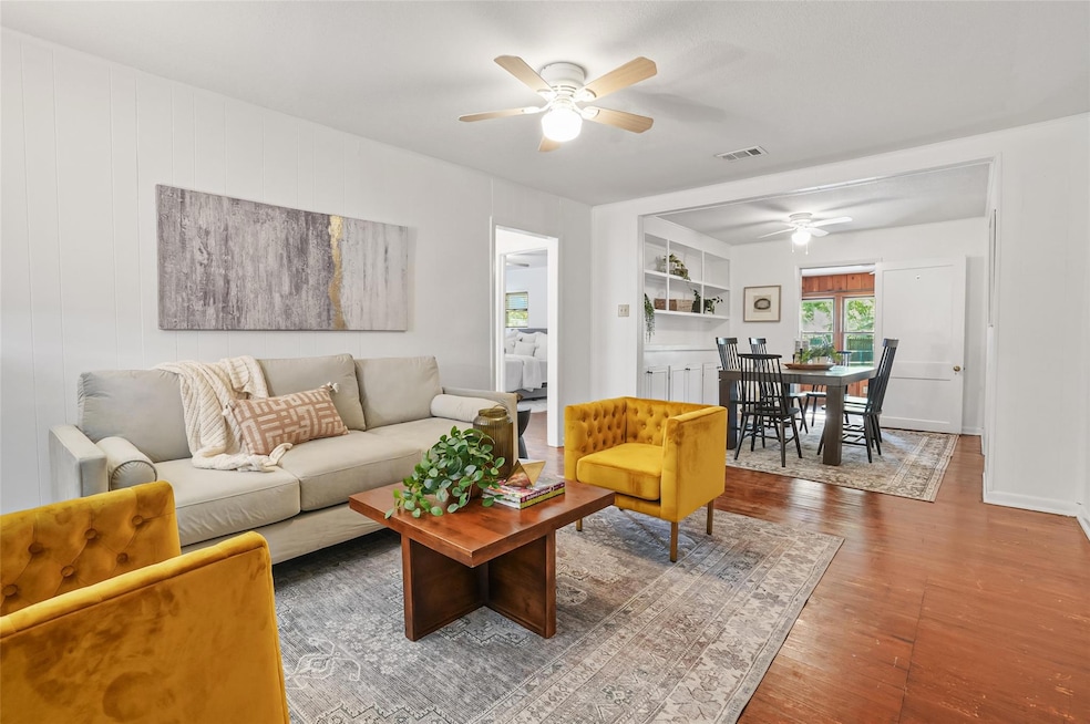 613 SW 3rd St, Grand Prairie, TX 75051 - photo 1