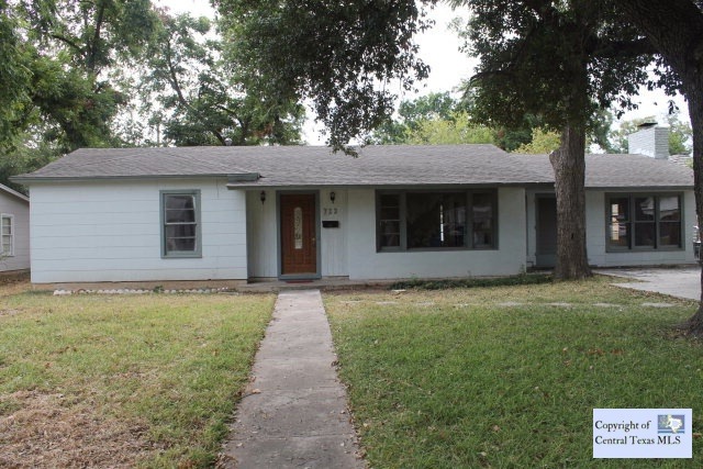 723 E Humphreys St, Seguin, TX 78155 - photo 1
