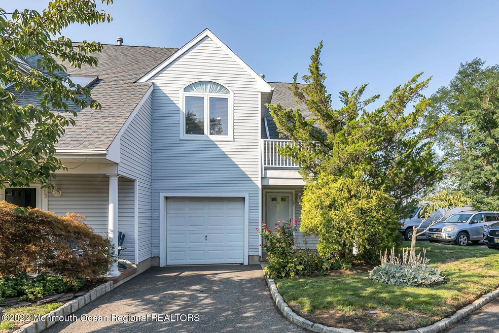 17 Bayview Ct Long Branch NJ-large-001-0