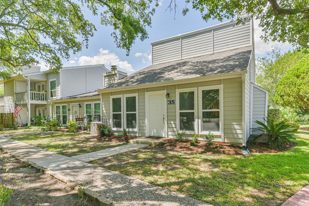 35 Hideaway Dr, Friendswood, TX 77546 - photo 1