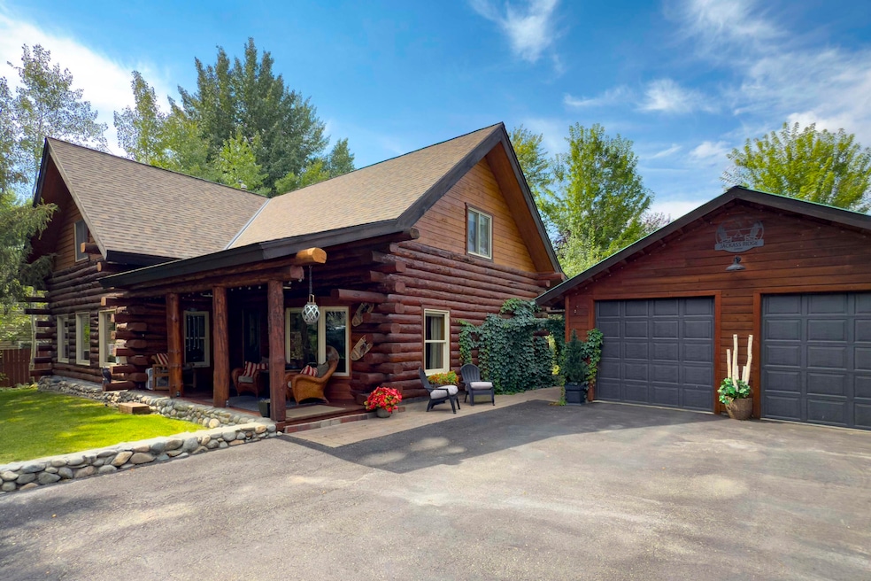For Sale $975,000