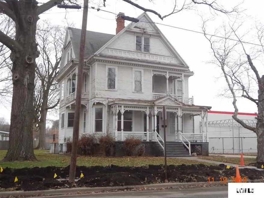 511 N Kickapoo St, Lincoln, IL 62656 - photo 1