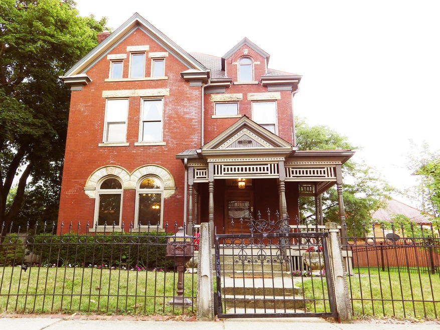 1029 Bryden Rd, Columbus, OH 43205 - photo 1