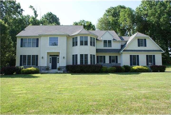 1005 Birchwood Ln, Glen Mills, PA 19342 - photo 1