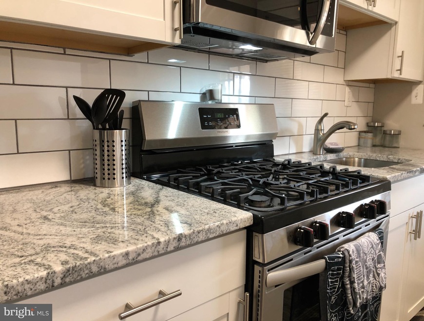 2110 Graythorn Rd, Middle River, MD 21220 - photo 1