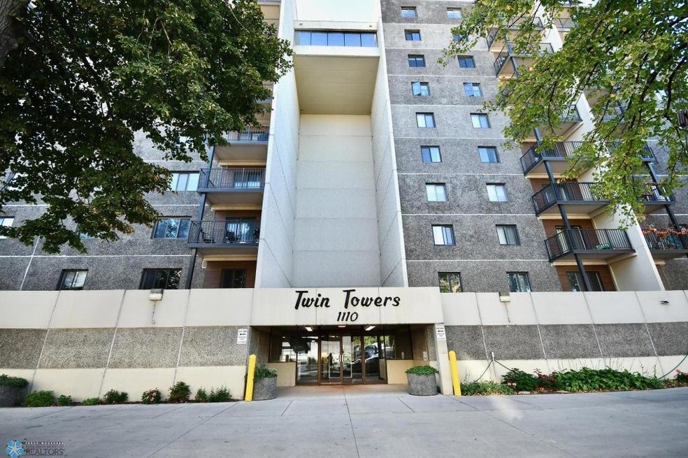 Twin Towers unit 604W, Fargo, ND 58102 - photo 1