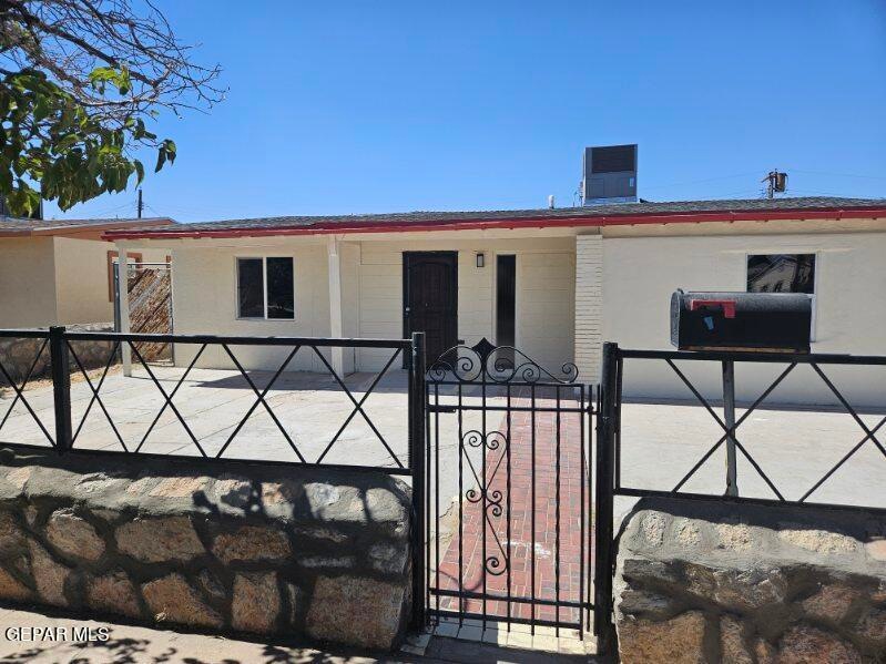 7820 Santa Cruz Ct, El Paso, TX 79915 - photo 1