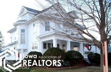 223 W 4th St S, Newton, IA 50208 - photo 1