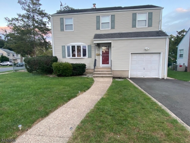 561 Berlant Ave, Roselle, NJ 07203 - photo 1