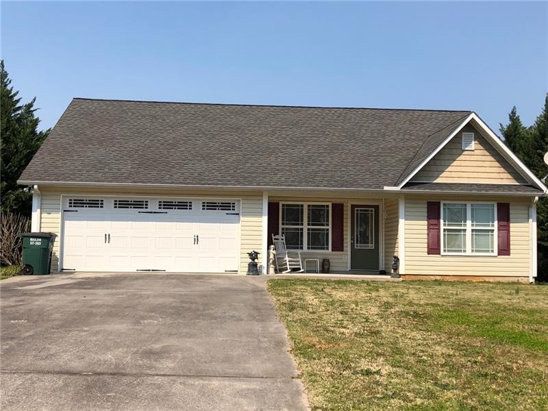 This 3 Bedroom, 2 Bath with Rocking Chair front Po