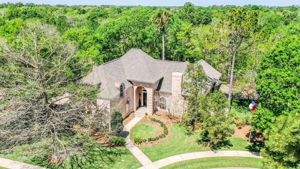 Tucked at the end of a quiet cul-de-sac street in the secluded Chappell Hill neighborhood, this home feels like it's a million miles from civilization, but it's actually right in the heart of Friendswood, near schools, dining, and events in Friendswood's downtown district.