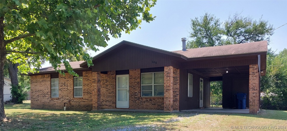 608 E Sequoyah, Locust Grove, OK 74352 - photo 1
