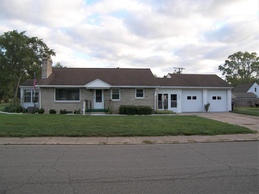 352 W Van Buren St, Nappanee, IN 46550 - photo 1