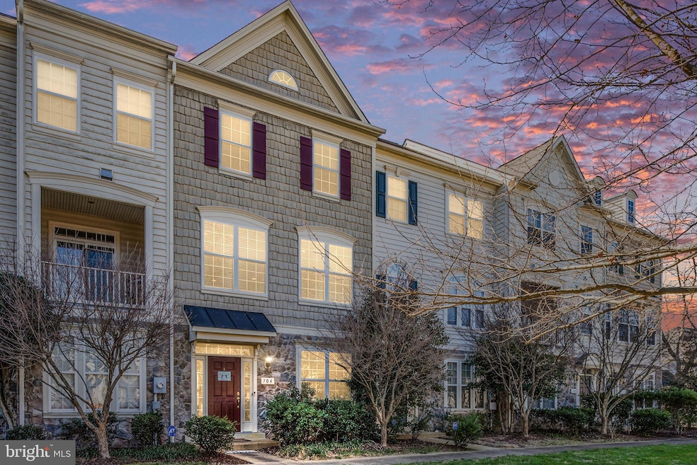 704 Redgate Ln, Woodbridge, VA 22191 - photo 1