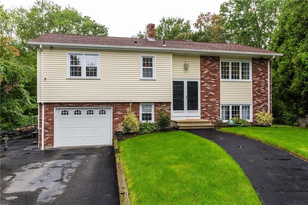 5 Lisa Ann Ct, Greenville, RI 02828 - photo 1