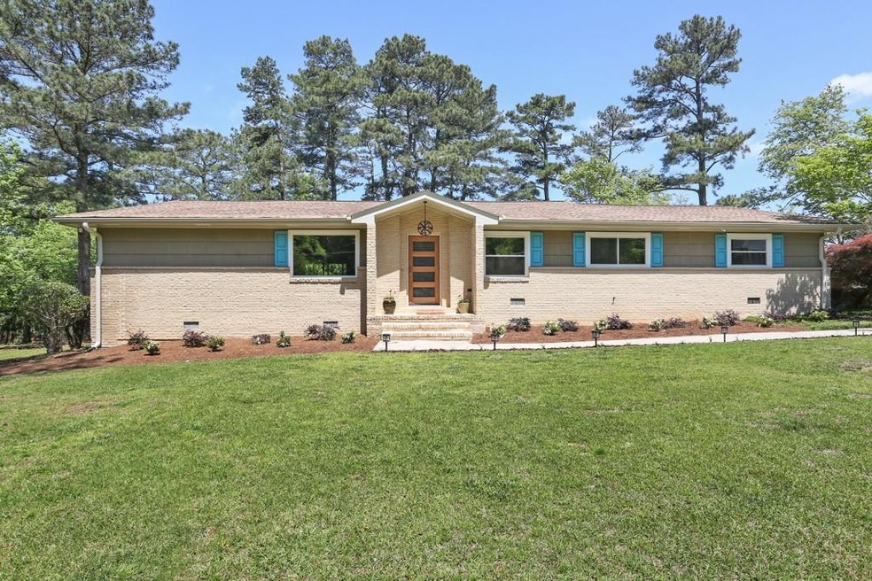 Mid-century- modern stunner offers step-less open 